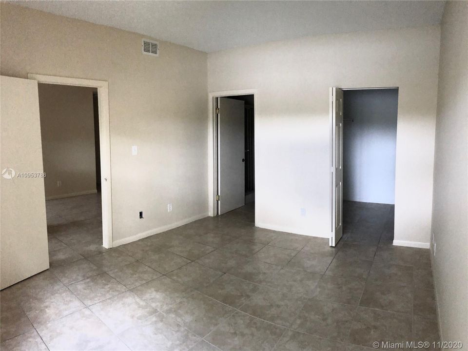 Recently Sold: $150,000 (2 beds, 2 baths, 807 Square Feet)