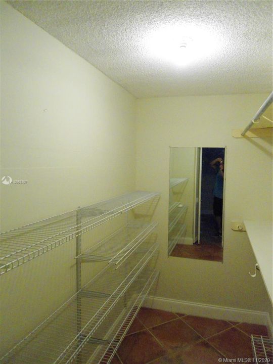 Recently Rented: $1,325 (1 beds, 1 baths, 620 Square Feet)