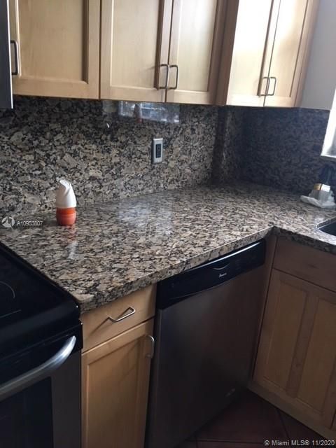 Recently Rented: $1,325 (1 beds, 1 baths, 620 Square Feet)