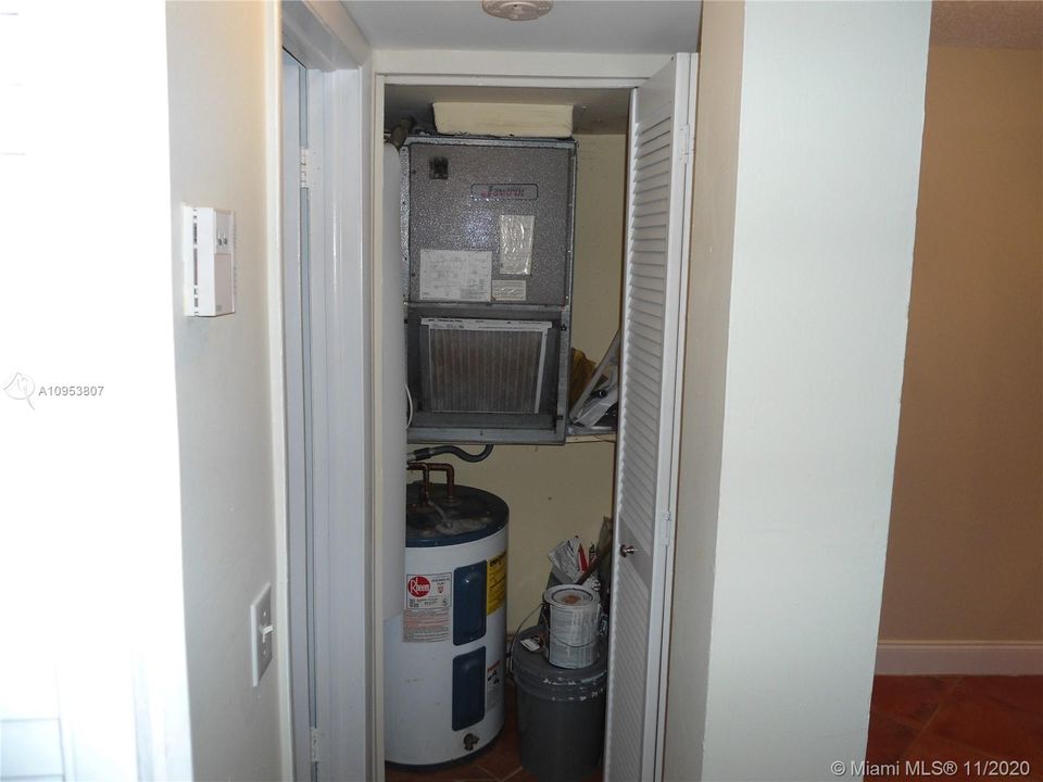 Recently Rented: $1,325 (1 beds, 1 baths, 620 Square Feet)