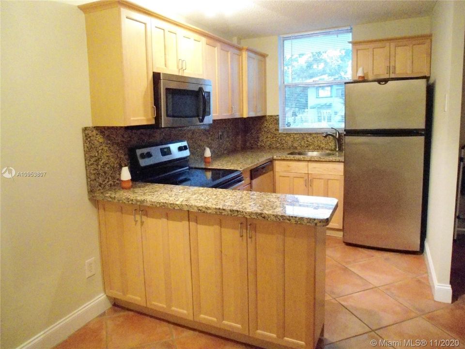 Recently Rented: $1,325 (1 beds, 1 baths, 620 Square Feet)