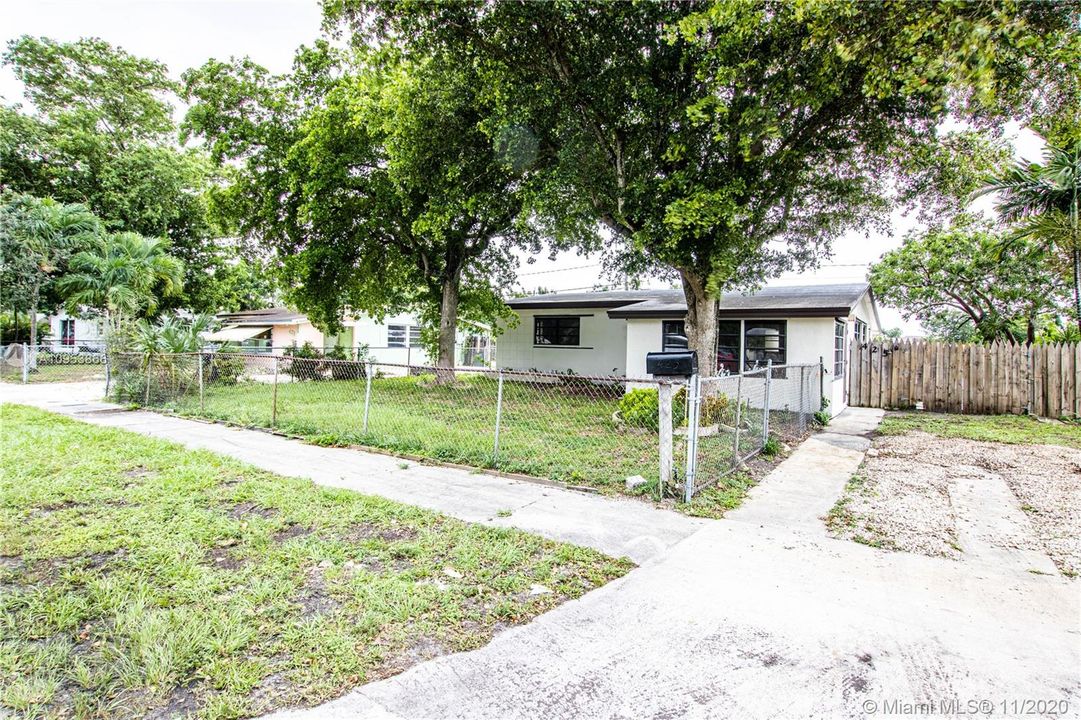 Vendido Recientemente: $353,900 (3 camas, 2 baños, 1281 Pies cuadrados)