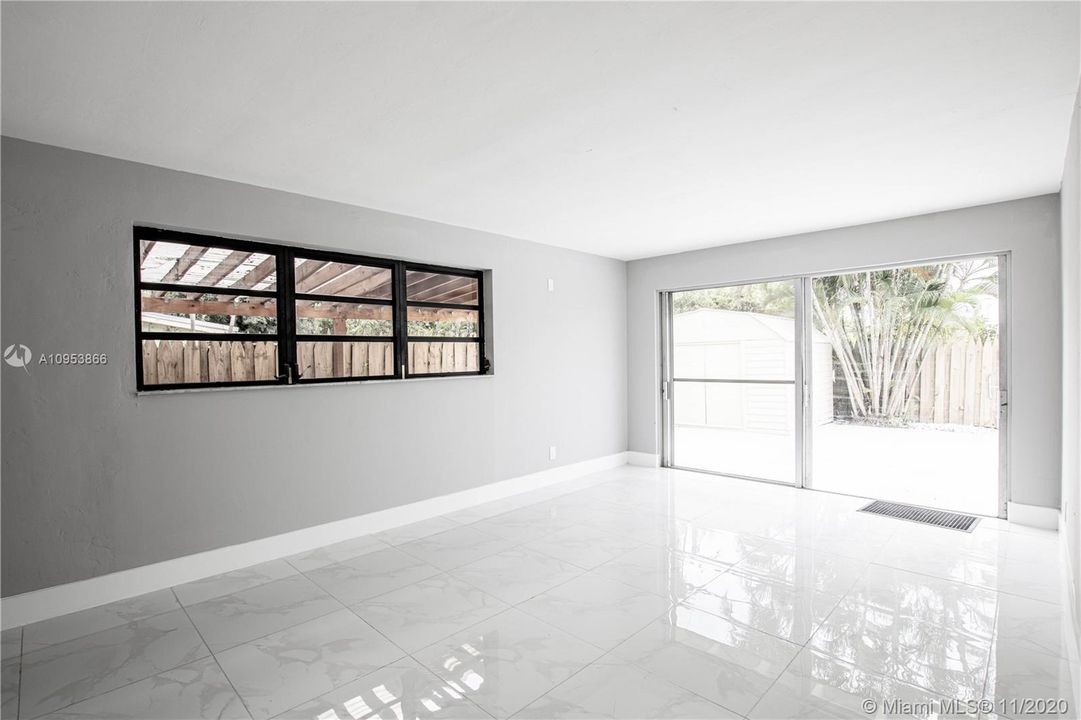 Vendido Recientemente: $353,900 (3 camas, 2 baños, 1281 Pies cuadrados)