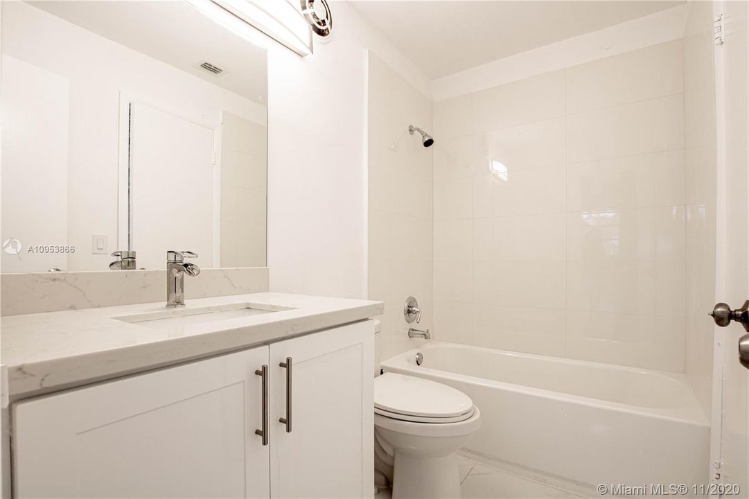Vendido Recientemente: $353,900 (3 camas, 2 baños, 1281 Pies cuadrados)