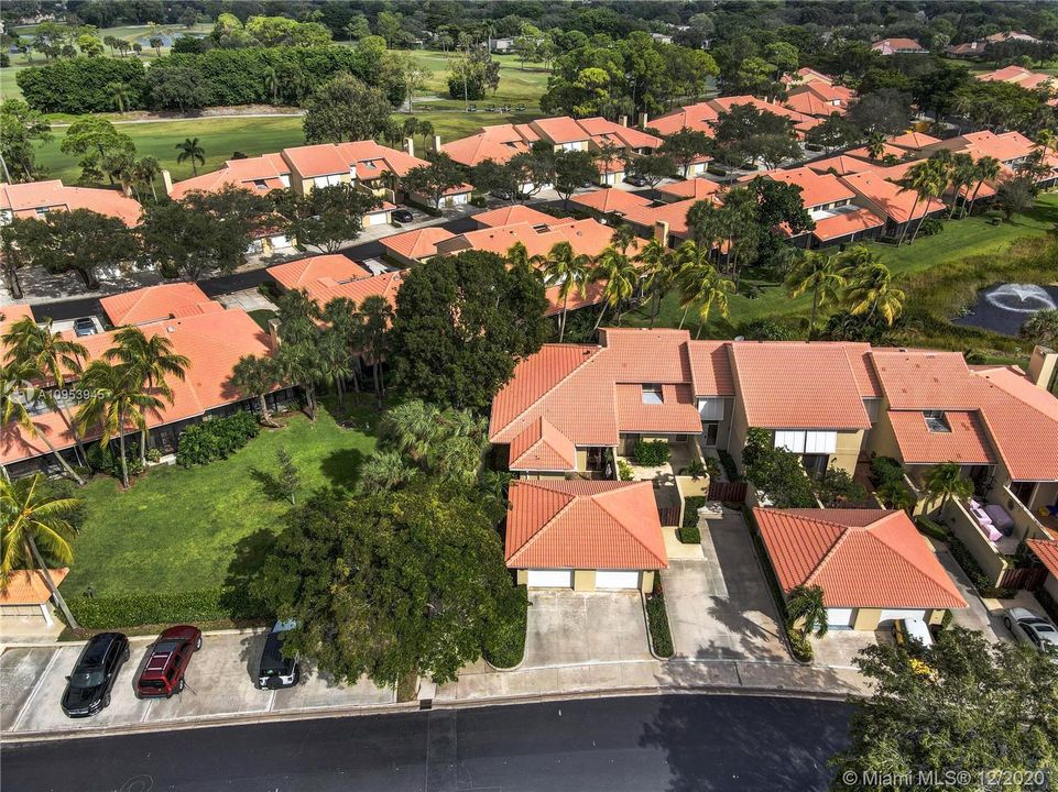 Recently Sold: $329,000 (2 beds, 2 baths, 1418 Square Feet)