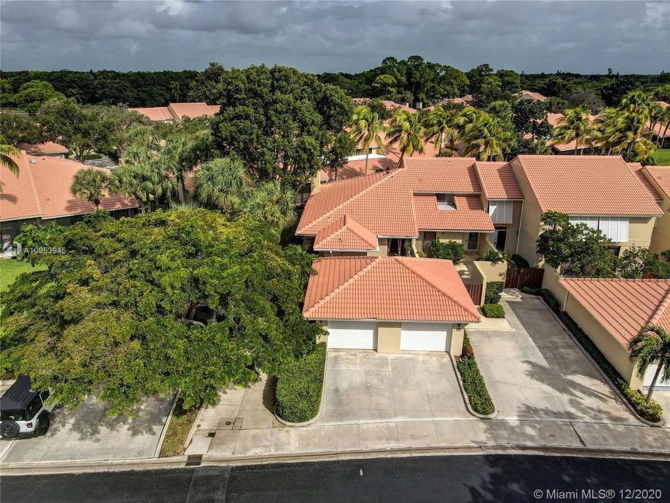 Recently Sold: $329,000 (2 beds, 2 baths, 1418 Square Feet)