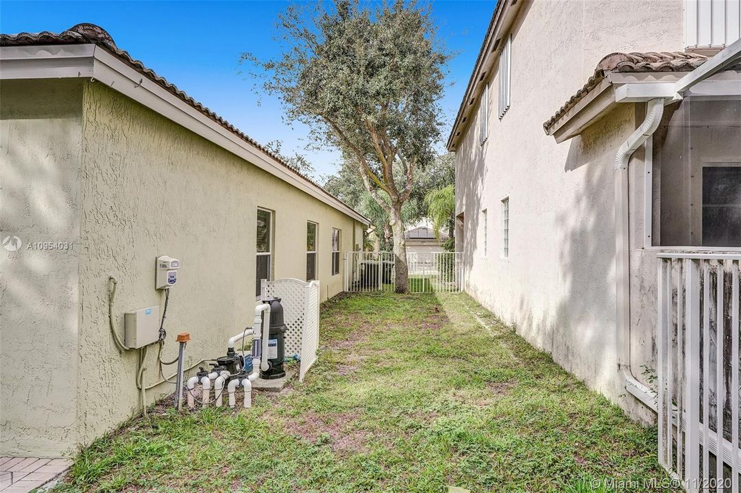 Vendido Recientemente: $350,000 (3 camas, 2 baños, 1515 Pies cuadrados)