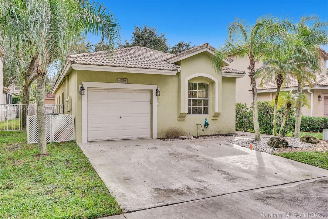 Vendido Recientemente: $350,000 (3 camas, 2 baños, 1515 Pies cuadrados)