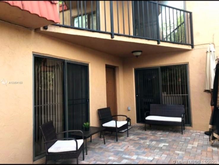 Vendido Recientemente: $239,900 (2 camas, 2 baños, 1302 Pies cuadrados)