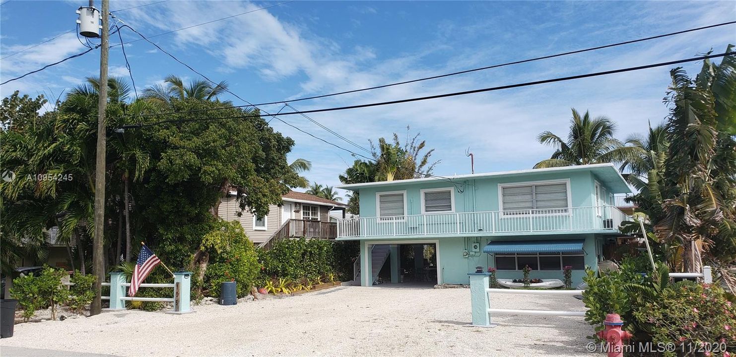 Recently Sold: $695,000 (3 beds, 2 baths, 1225 Square Feet)