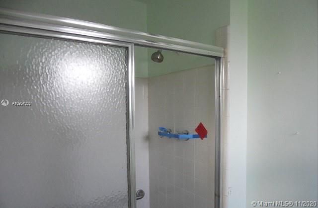 Недавно продано: $305,000 (3 спален, 2 ванн, 1300 Квадратных фут)