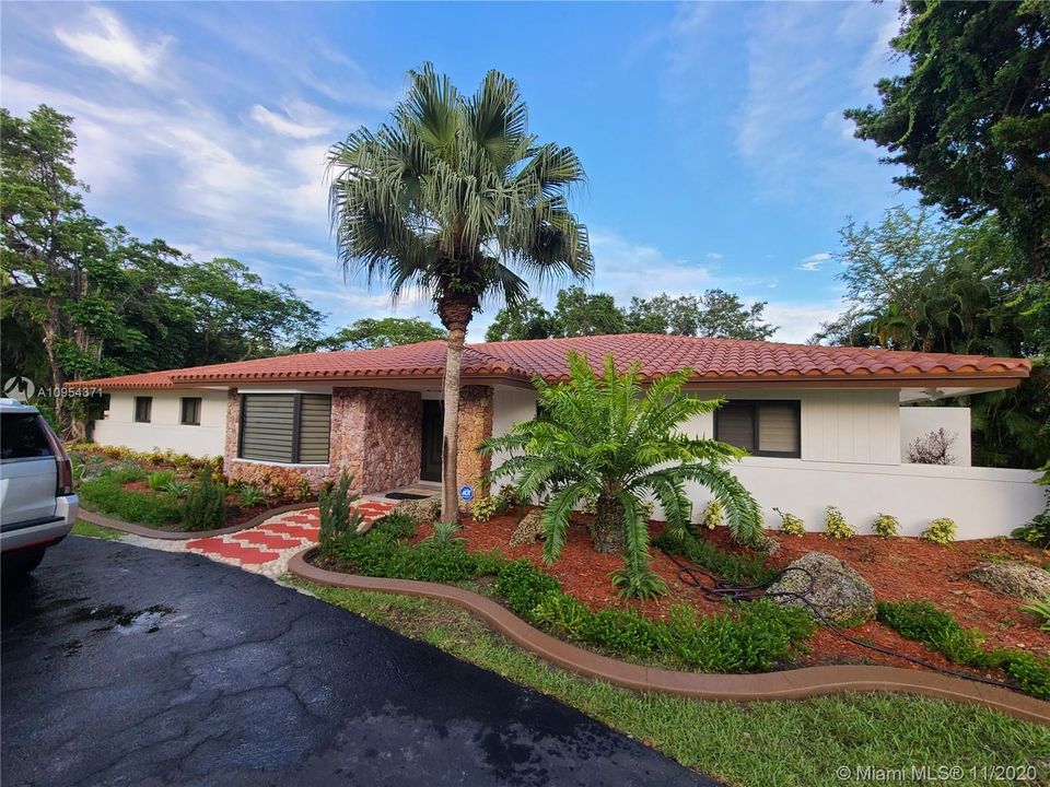 Vendido Recientemente: $1,235,000 (4 camas, 3 baños, 3994 Pies cuadrados)