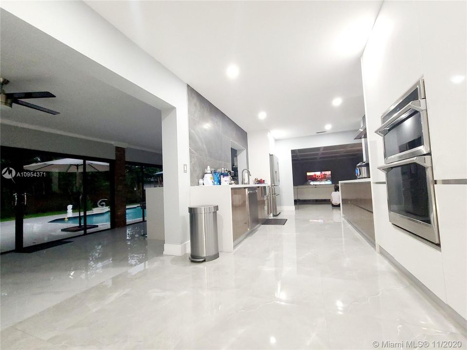 Vendido Recientemente: $1,235,000 (4 camas, 3 baños, 3994 Pies cuadrados)