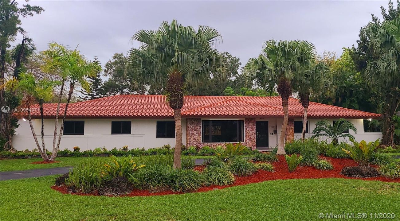 Vendido Recientemente: $1,235,000 (4 camas, 3 baños, 3994 Pies cuadrados)