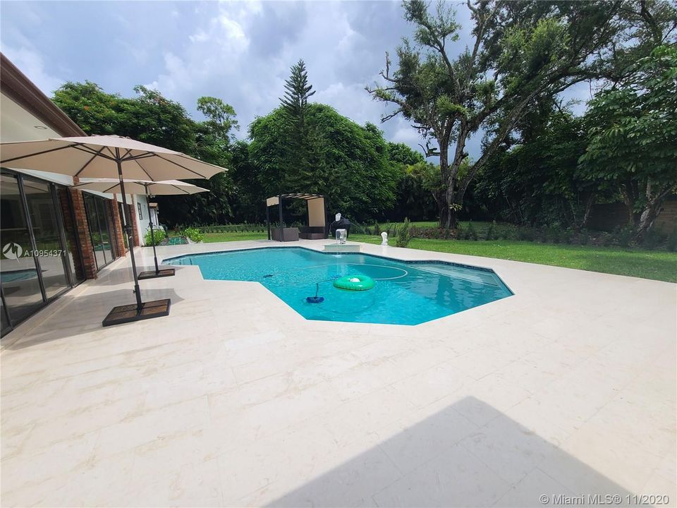Vendido Recientemente: $1,235,000 (4 camas, 3 baños, 3994 Pies cuadrados)