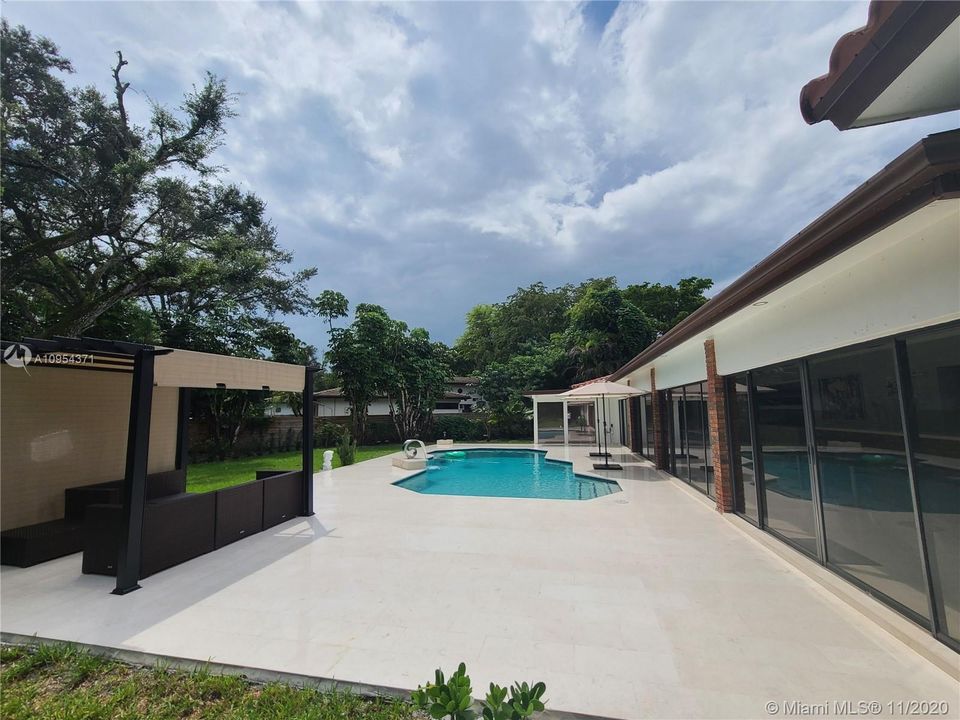 Vendido Recientemente: $1,235,000 (4 camas, 3 baños, 3994 Pies cuadrados)