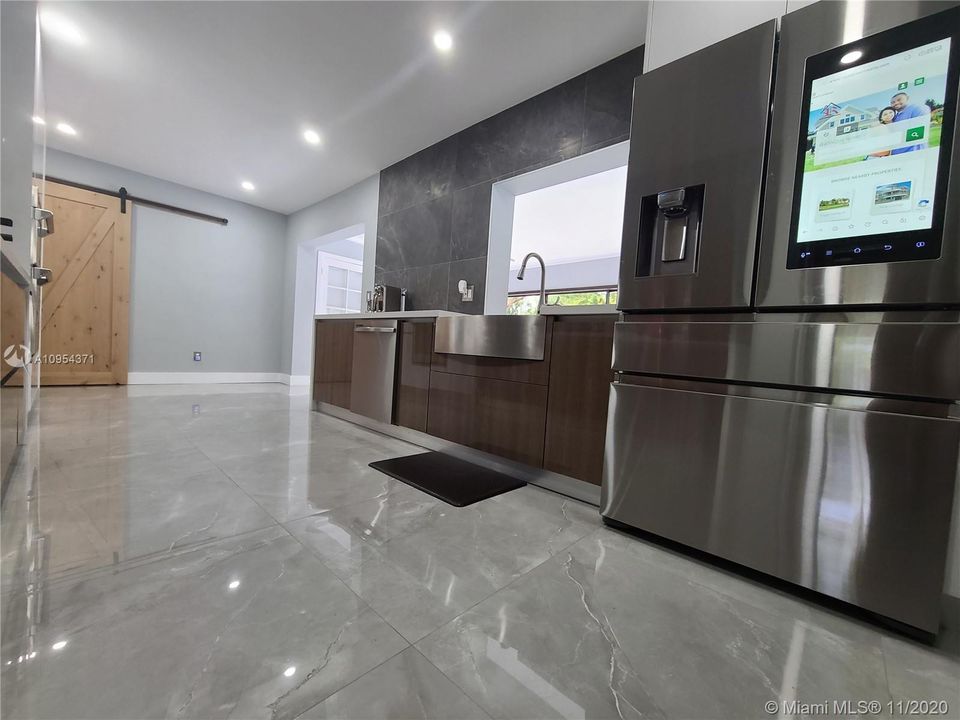 Vendido Recientemente: $1,235,000 (4 camas, 3 baños, 3994 Pies cuadrados)