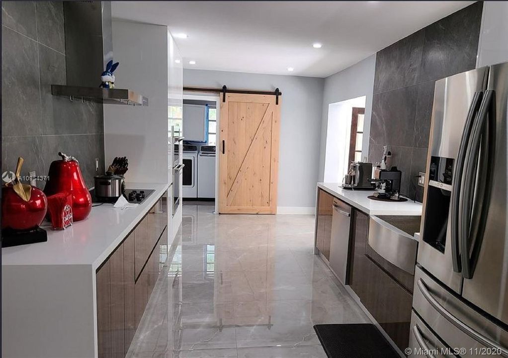 Vendido Recientemente: $1,235,000 (4 camas, 3 baños, 3994 Pies cuadrados)