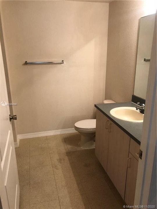 Recently Rented: $1,150 (1 beds, 1 baths, 752 Square Feet)