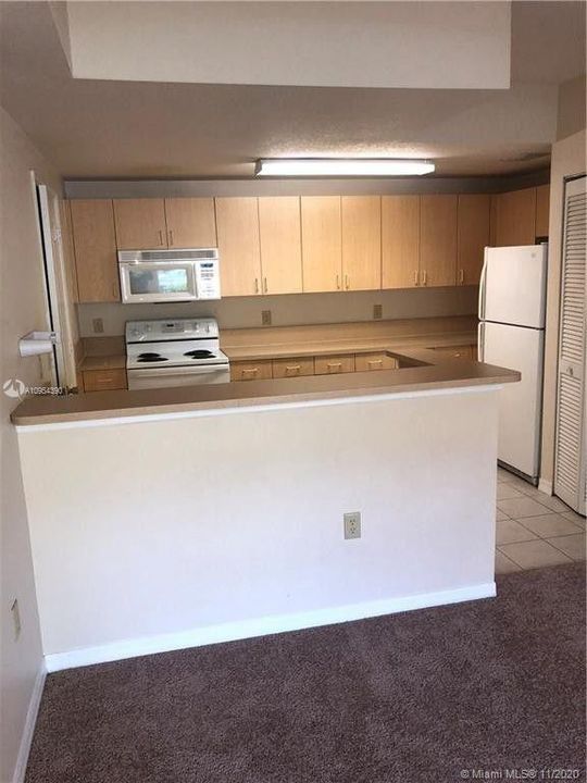 Recently Rented: $1,150 (1 beds, 1 baths, 752 Square Feet)