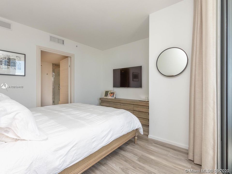 Recientemente alquilado: $5,500 (3 camas, 4 baños, 1613 Pies cuadrados)