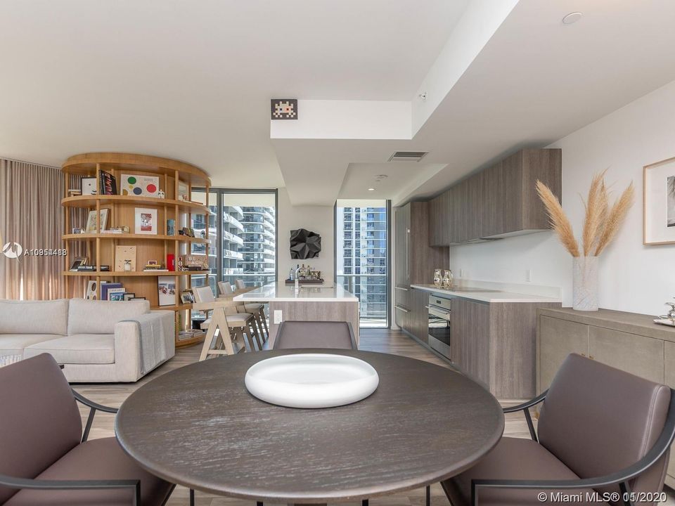 Recientemente alquilado: $5,500 (3 camas, 4 baños, 1613 Pies cuadrados)