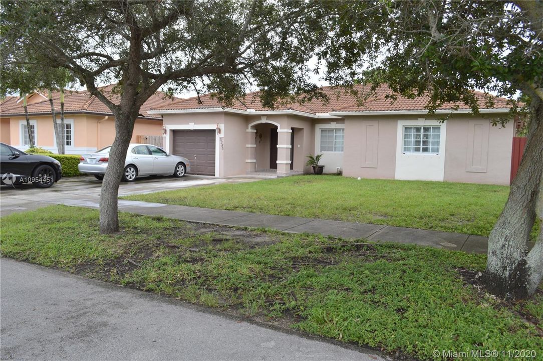Recently Sold: $429,900 (5 beds, 2 baths, 1556 Square Feet)