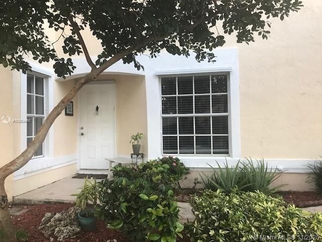 Vendido Recientemente: $449,000 (4 camas, 2 baños, 1685 Pies cuadrados)