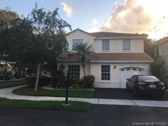 Vendido Recientemente: $449,000 (4 camas, 2 baños, 1685 Pies cuadrados)