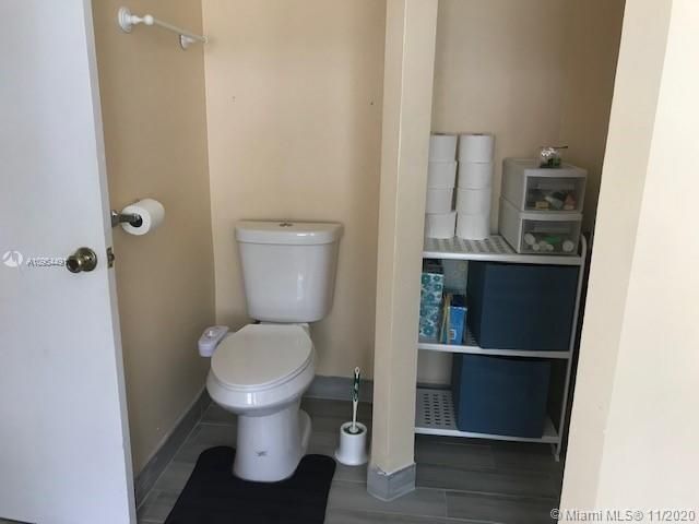 Vendido Recientemente: $449,000 (4 camas, 2 baños, 1685 Pies cuadrados)