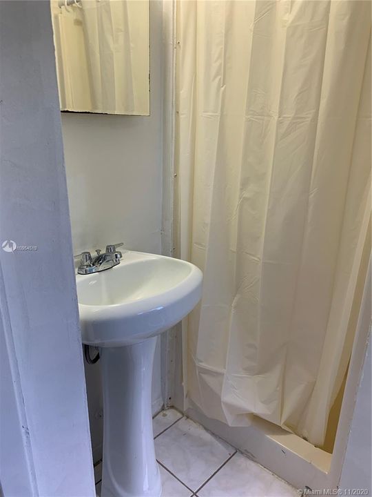 Недавно арендовано: $750 (1 спален, 1 ванн, 0 Квадратных фут)