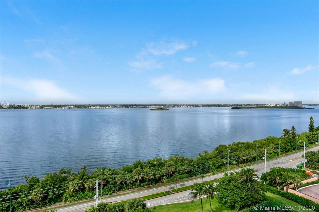 Недавно продано: $650,000 (2 спален, 2 ванн, 1804 Квадратных фут)