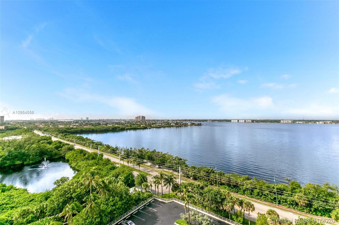 Недавно продано: $650,000 (2 спален, 2 ванн, 1804 Квадратных фут)