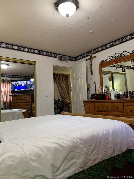 Recently Sold: $150,000 (2 beds, 1 baths, 640 Square Feet)