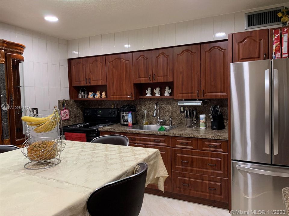 Recently Sold: $150,000 (2 beds, 1 baths, 640 Square Feet)