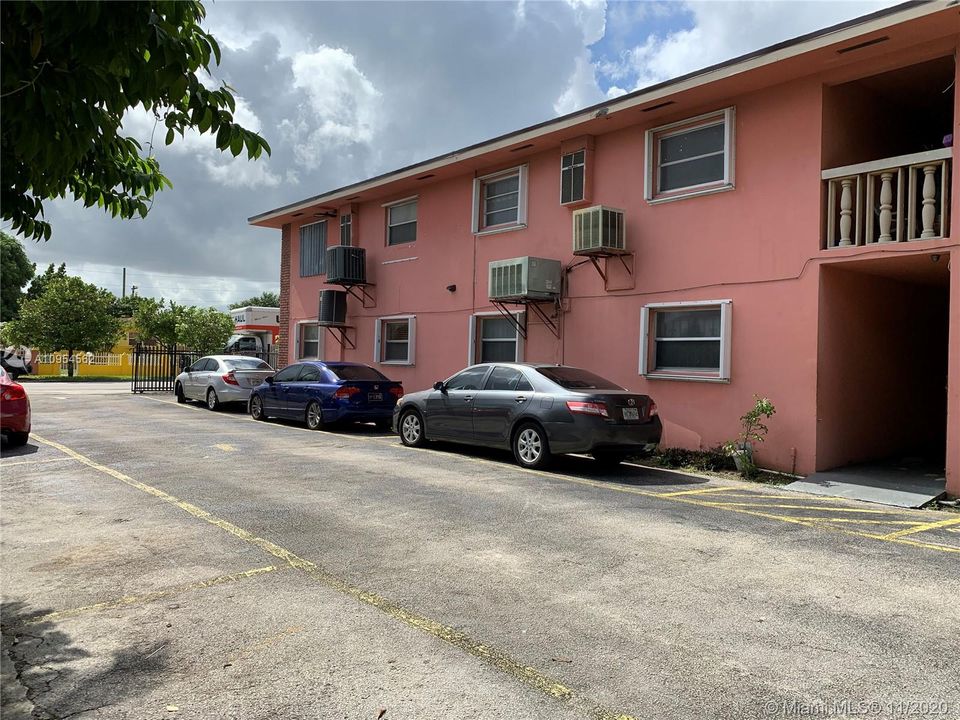 Recently Sold: $150,000 (2 beds, 1 baths, 640 Square Feet)