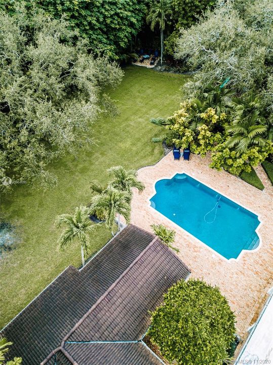 Vendido Recientemente: $2,095,000 (5 camas, 5 baños, 5475 Pies cuadrados)