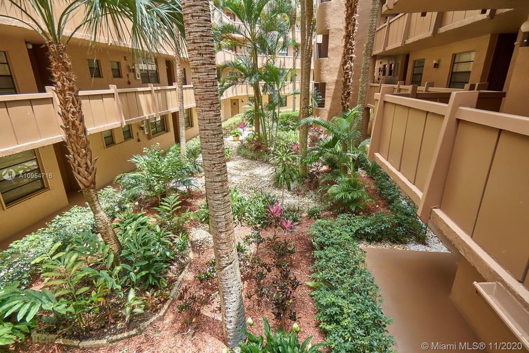 Recently Sold: $110,000 (1 beds, 1 baths, 773 Square Feet)