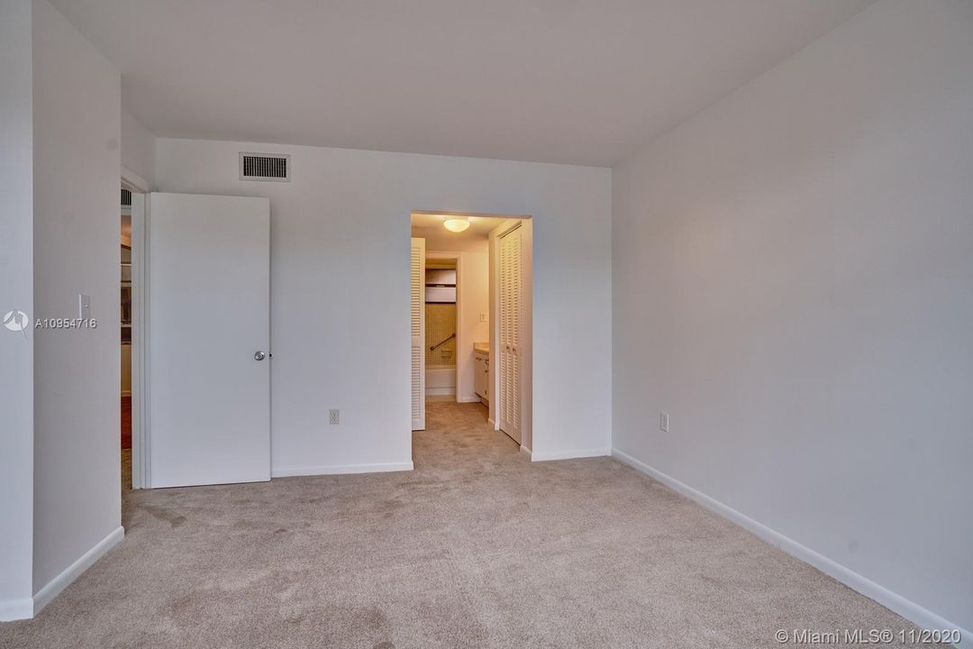 Recently Sold: $110,000 (1 beds, 1 baths, 773 Square Feet)