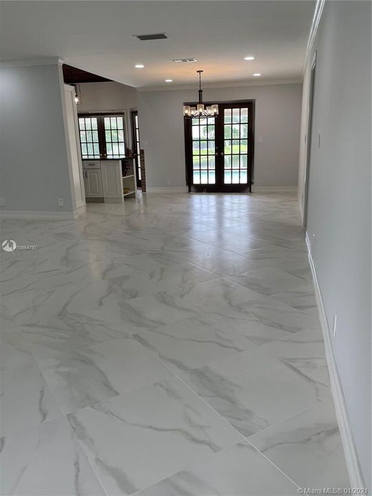 Vendido Recientemente: $969,999 (5 camas, 3 baños, 3220 Pies cuadrados)