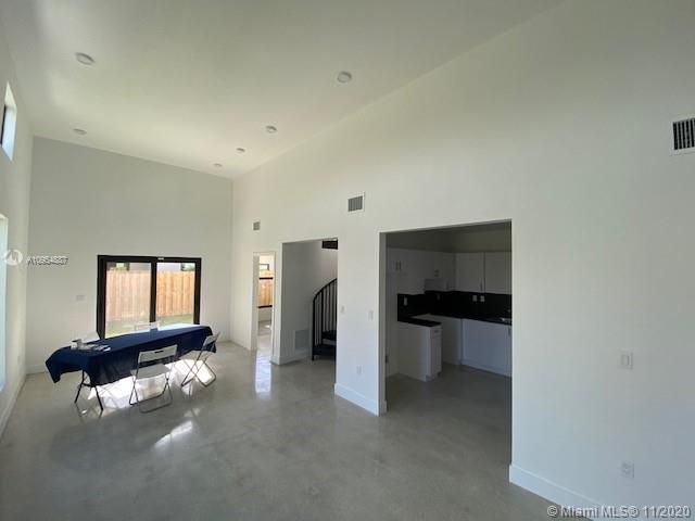 Recently Rented: $2,000 (4 beds, 2 baths, 0 Square Feet)