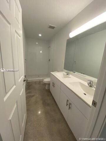 Recently Rented: $2,000 (4 beds, 2 baths, 0 Square Feet)
