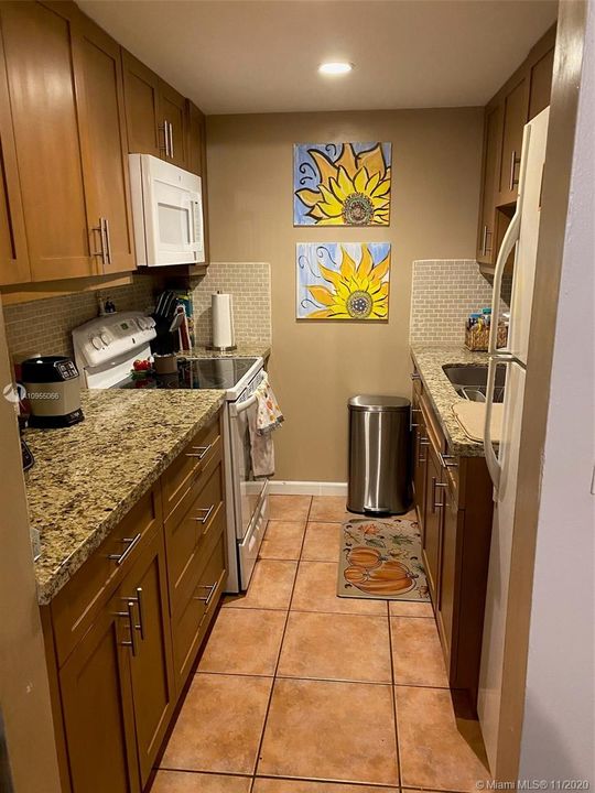 Recently Sold: $140,000 (1 beds, 1 baths, 725 Square Feet)