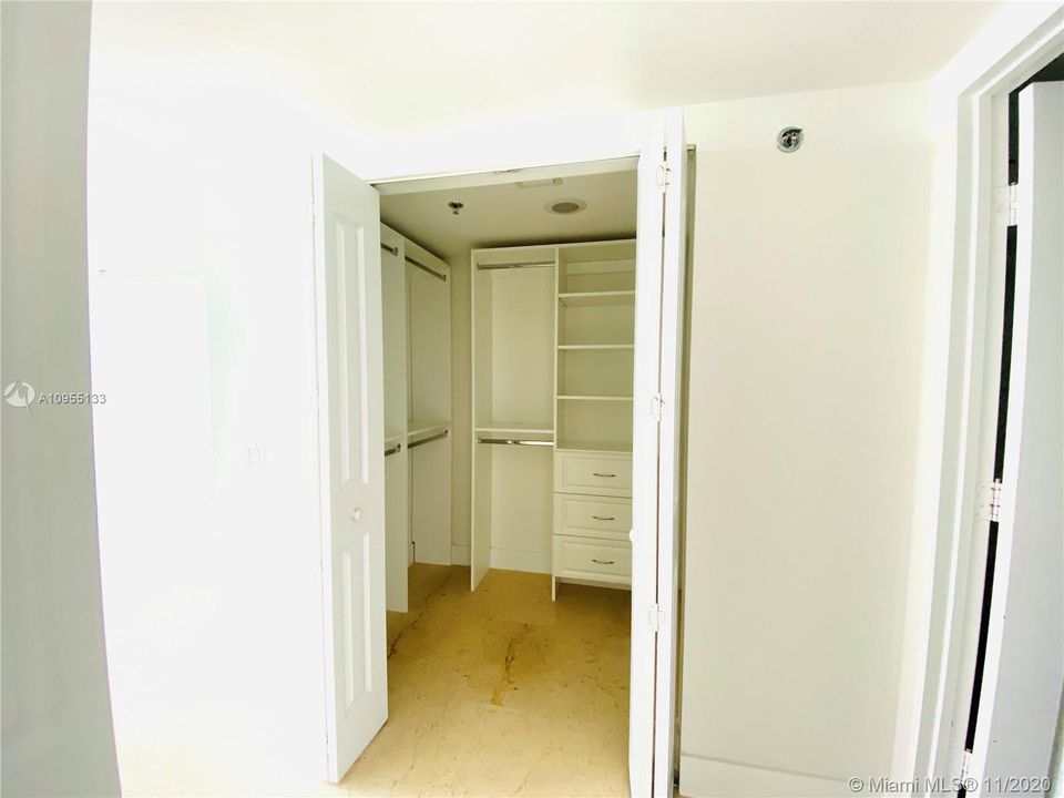 Recently Rented: $2,100 (2 beds, 2 baths, 1165 Square Feet)