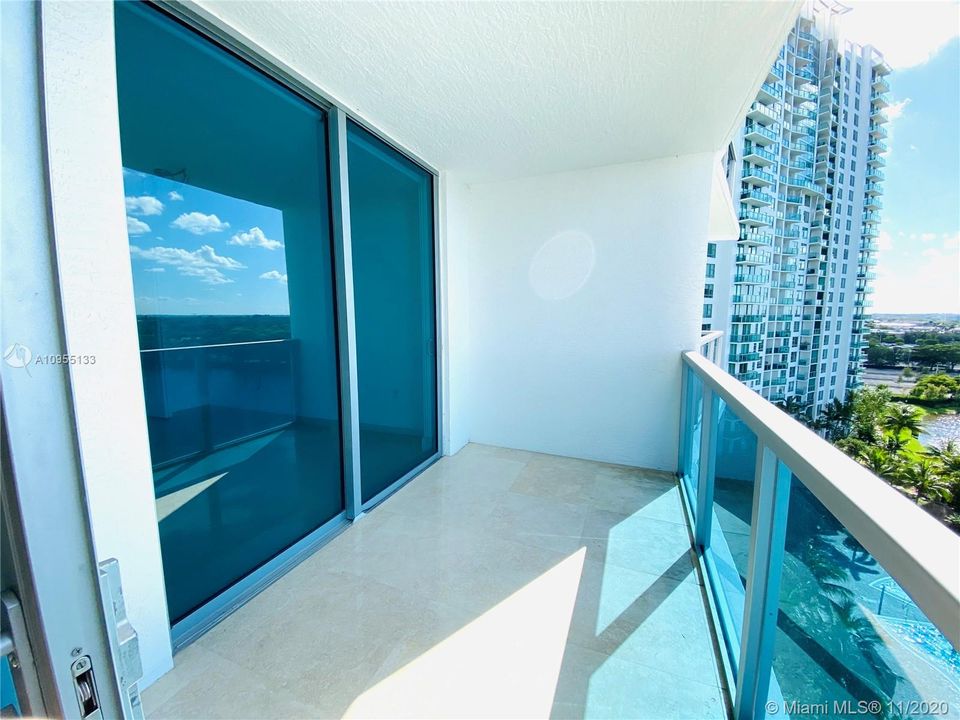 Recently Rented: $2,100 (2 beds, 2 baths, 1165 Square Feet)