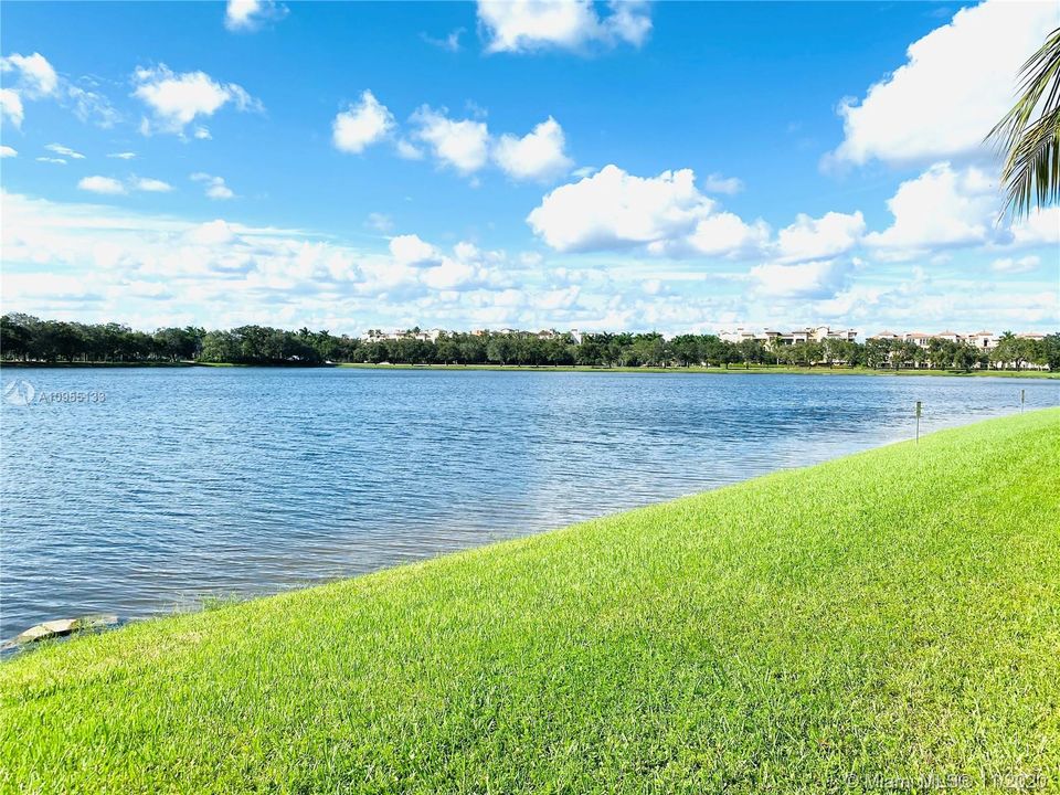 Recently Rented: $2,100 (2 beds, 2 baths, 1165 Square Feet)