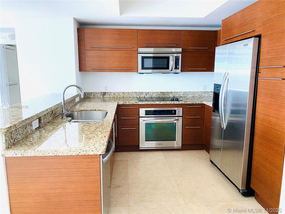 Recently Rented: $2,100 (2 beds, 2 baths, 1165 Square Feet)