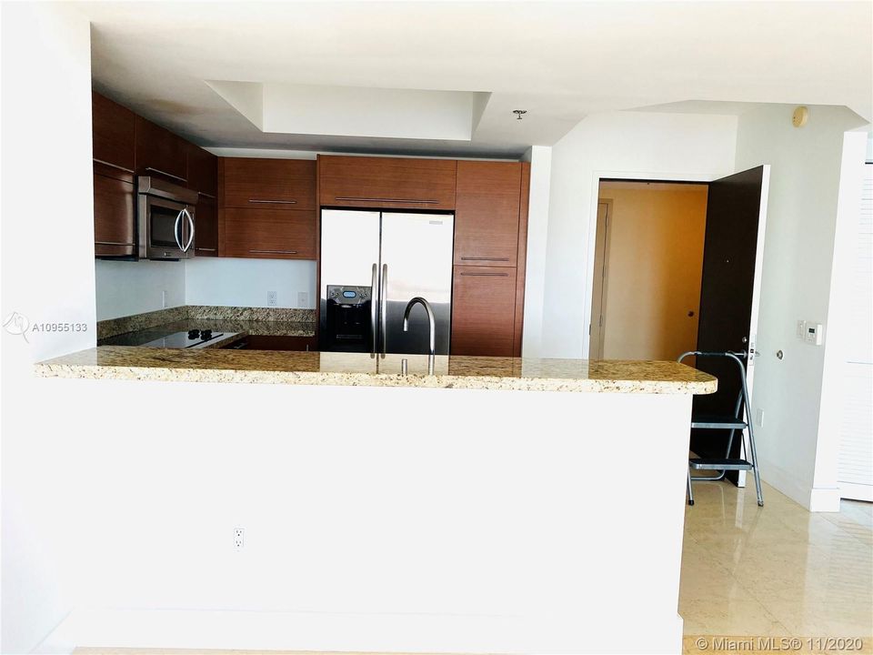 Recently Rented: $2,100 (2 beds, 2 baths, 1165 Square Feet)