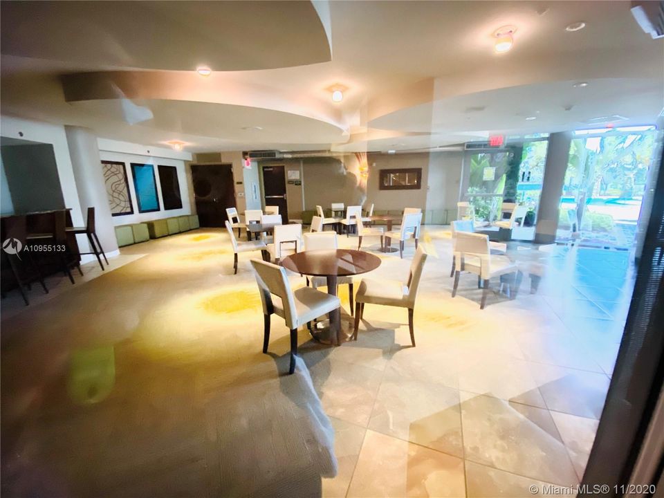 Recently Rented: $2,100 (2 beds, 2 baths, 1165 Square Feet)