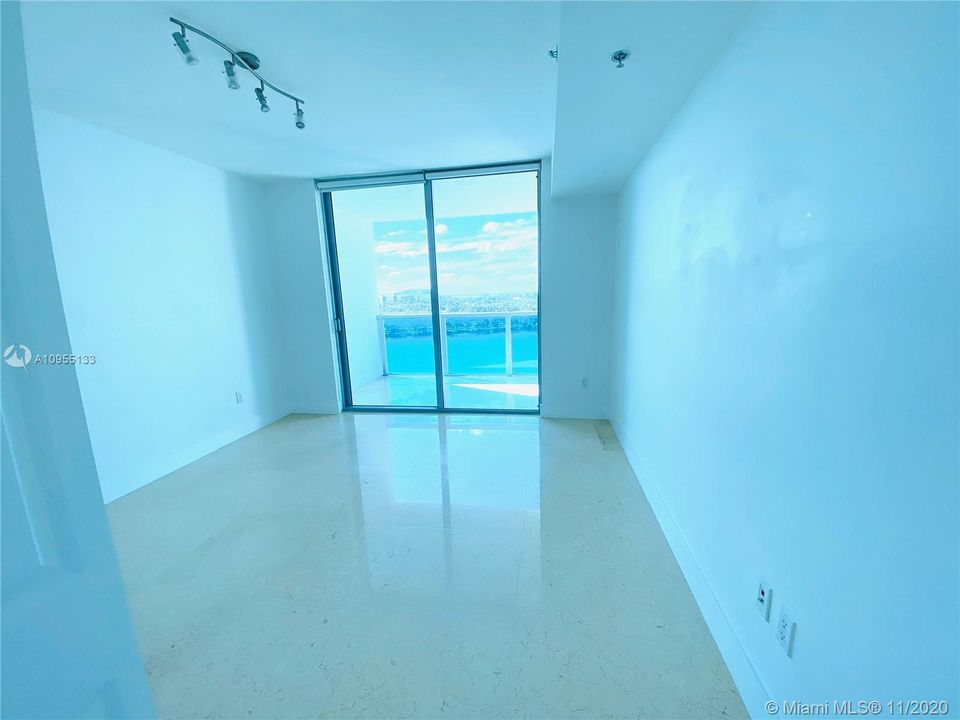 Recently Rented: $2,100 (2 beds, 2 baths, 1165 Square Feet)